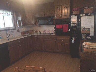 3119 S 6th Ave, Whitehall, PA 18052 - photo 6