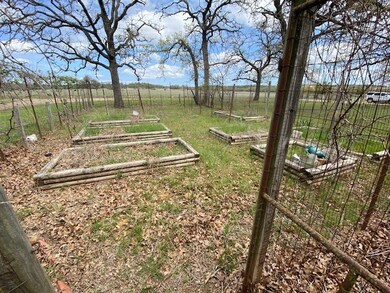 1108 N Cherry St, Fredericksburg, TX 78624 - photo 7