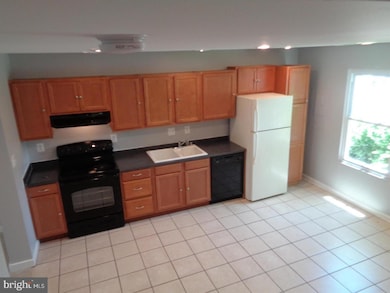 612 Kittendale Cir, Middle River, MD 21220 - photo 7