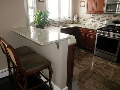 Kitchen. Breakfast Bar!