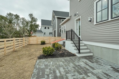 95 Brewster St, Portsmouth, NH 03801 - photo 4