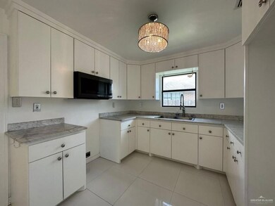 Chanderliers everywhere