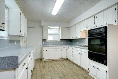 207 County Road 3597, Boyd, TX 76023 - photo 6