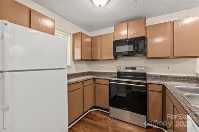 1606 Eagles Place unit J101, Rock Hill, SC 29732 - photo 3