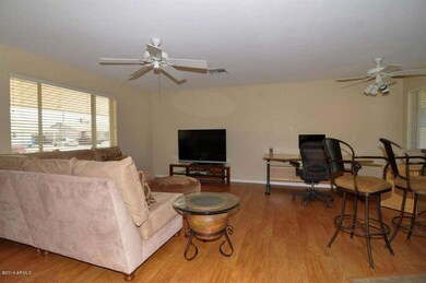 Living Room3[1]