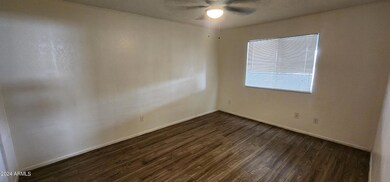 322 N Mcqueen Rd unit B, Chandler, AZ 85225 - photo 3