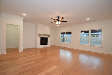 887 Sugar Pine St, Tontitown, AR 72762 - photo 3