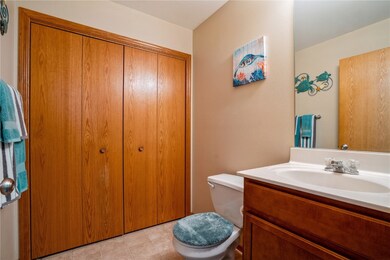 3620 Banar Dr SW unit E, Cedar Rapids, IA 52404 - photo 7