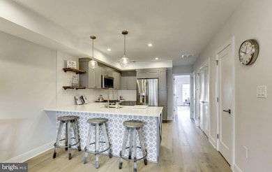 425 Newton Place NW unit B, Washington, DC 20010 - photo 3