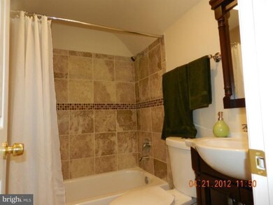 917 Larchmont Ave, Capitol Heights, MD 20743 - photo 6