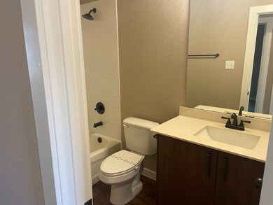 9889 Grosbeak Ln, the Woodlands, TX 77354 - photo 4