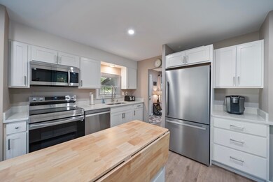 12 Lunar Ln, Nashua, NH 03062 - photo 3