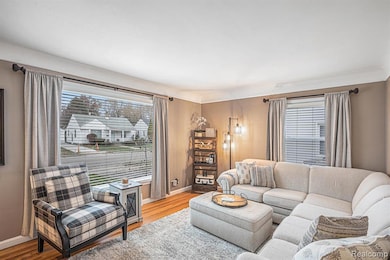 281 Draper Ave, Pontiac, MI 48341 - photo 5