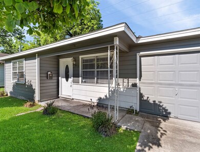 5713 Elysian St, Houston, TX 77009 - photo 3