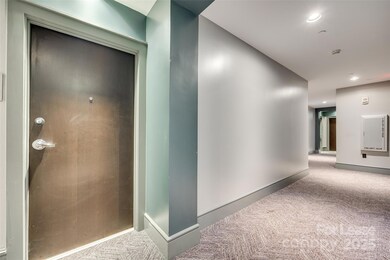 TradeMark unit 1802, Charlotte, NC 28202 - photo 6