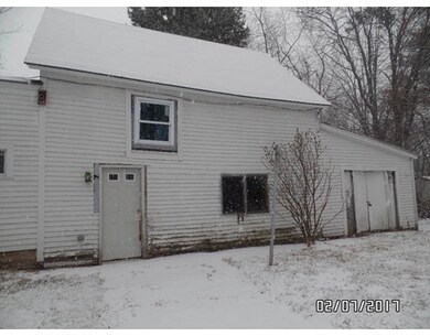 40 E Myrtle St, Orange, MA 01364 - photo 4