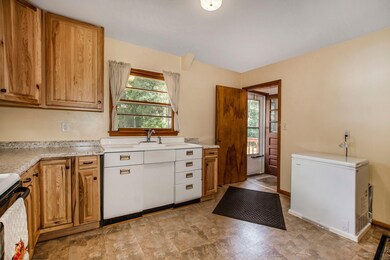 1609 State Line Rd kitchen photo 2