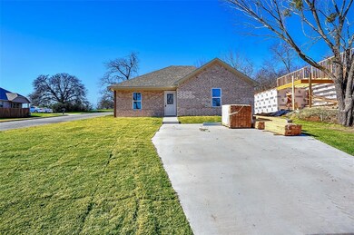 1001 N Barrett Ave, Denison, TX 75020 - photo 3