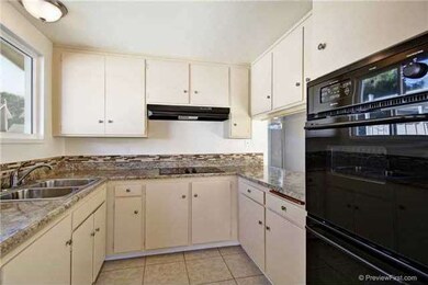 Kitchen w/new appliances