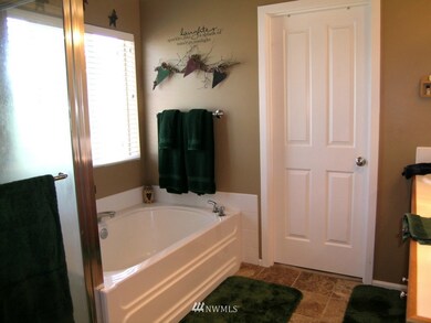 unlisted-address, Covington, WA 98042 - photo 7