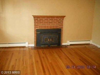10041 Locust St, Glenn Dale, MD 20769 - photo 3