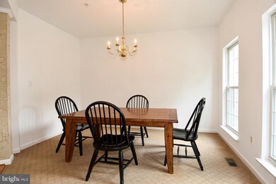 9809 Pheasant Run Ct, Laurel, MD 20708 - photo 7