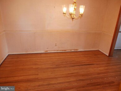 2404 Hillcrest Rd, Drexel Hill, PA 19026 - photo 5