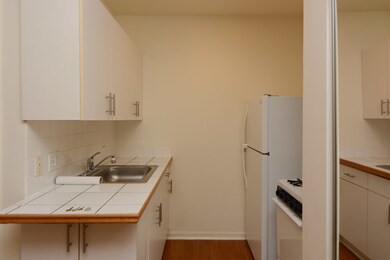 4241 N Kenmore Ave unit 108, Chicago, IL 60613 - photo 2