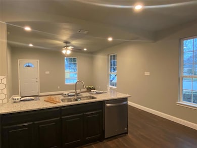 301 Peacock St, Cleburne, TX 76031 - photo 6