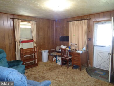 809 N Woodlynn Rd, Essex, MD 21221 - photo 4