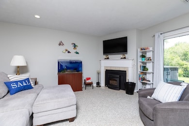 19 Garden St unit 104, Danvers, MA 01923 - photo 4