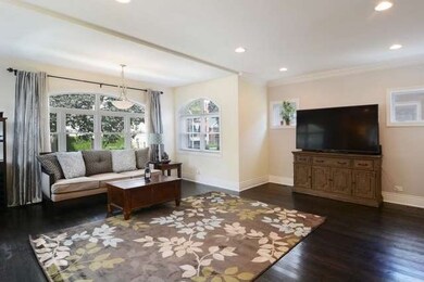 6431 N Mozart St, Chicago, IL 60645 - photo 3