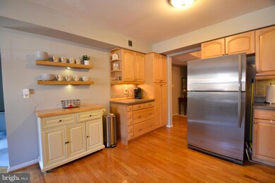 4 Stapleton Ct unit 101, Lutherville Timonium, MD 21093 - photo 4