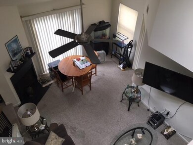 4372 Pembrook Village Dr unit 77, Alexandria, VA 22309 - photo 2