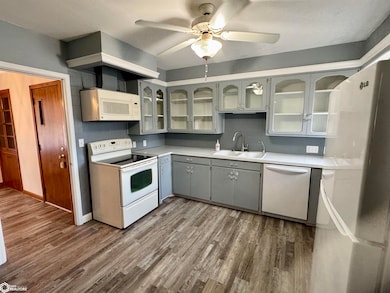 318 W 13th St, Carroll, IA 51401 - photo 3