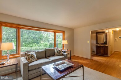 6442 Lily Dhu Ln, Falls Church, VA 22044 - photo 4