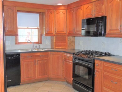 18 Lathrop St, Salem, MA 01970 - photo 2