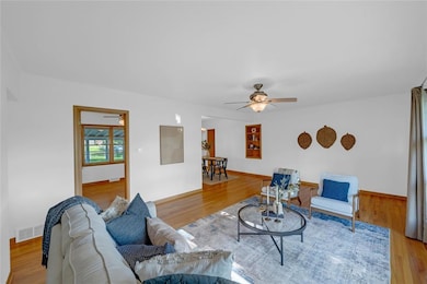 2511 53rd St, Des Moines, IA 50310 - photo 5