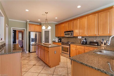 2419 Hickory Forest Dr, Asheboro, NC 27203 - photo 4