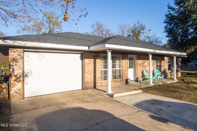 614 N Wright-56020