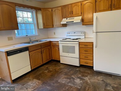 170 S Lime St unit . 1, Quarryville, PA 17566 - photo 2