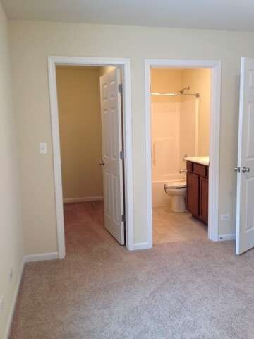 13 Cardinal Ln, Carpentersville, IL 60110 - photo 7