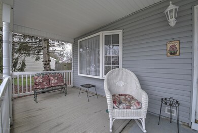 002_FRONT PORCH