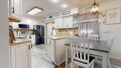 805 Morning Glory Ln, Connersville, IN 47331 - photo 5