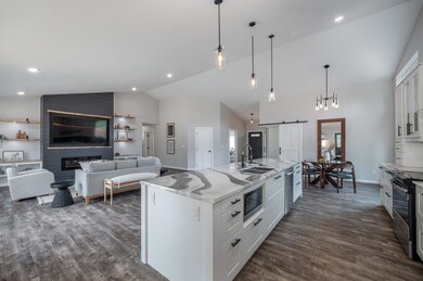 22-web-or-mls-9.8 19644 Apache Rd-120
