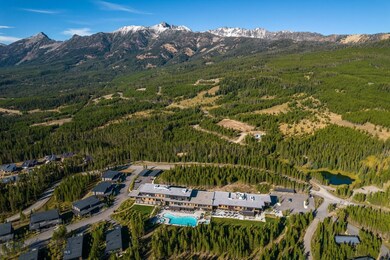 Drone / aerial view featuring a mountain view