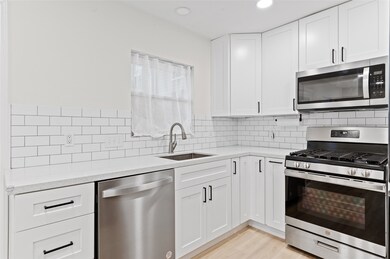 1327 Idylwild St unit B, Houston, TX 77009 - photo 4