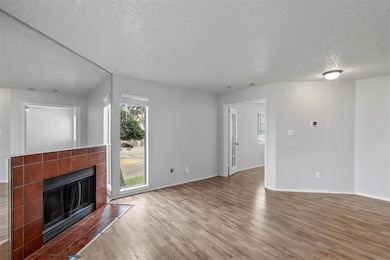 2300 Bamboo Dr unit N111, Arlington, TX 76006 - photo 2
