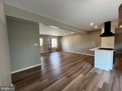 509 W Nettle Tree Rd, Sterling, VA 20164 - photo 7