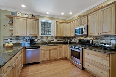 116 Millcreek Ct, Milford, PA 18337 - photo 2